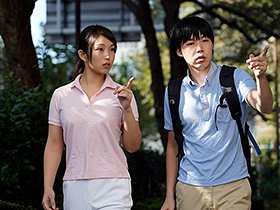 愛する妻をジジイに寝取られた介護の現場 あんなに老人を毛嫌いしてた妻がベロチューしながら自ら腰振って中出しを哀願するなんて… 桐谷なお　サンプル画像02